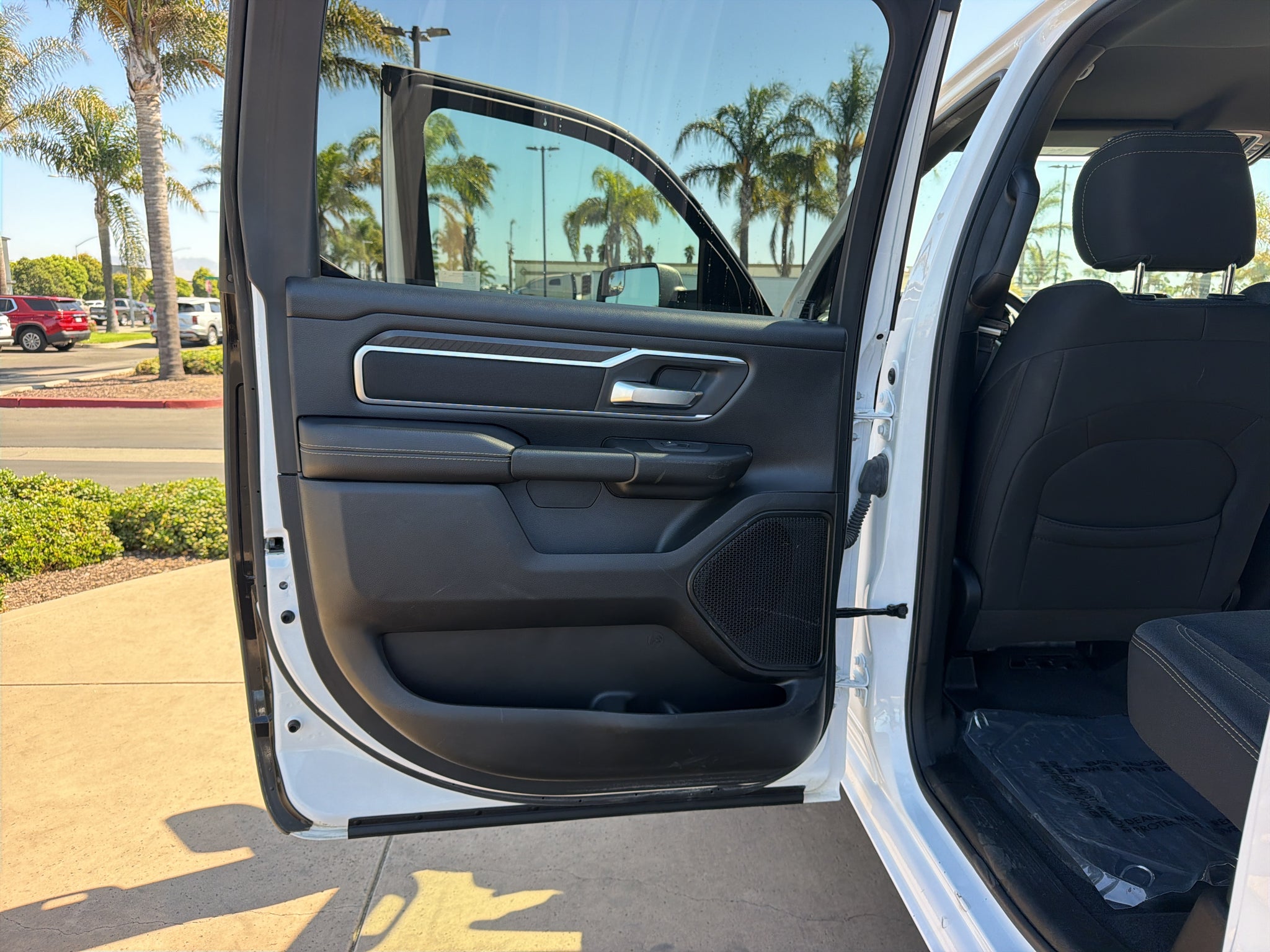 2025 RAM 1500 Big Horn 4x4 Crew Cab 5'7" Box