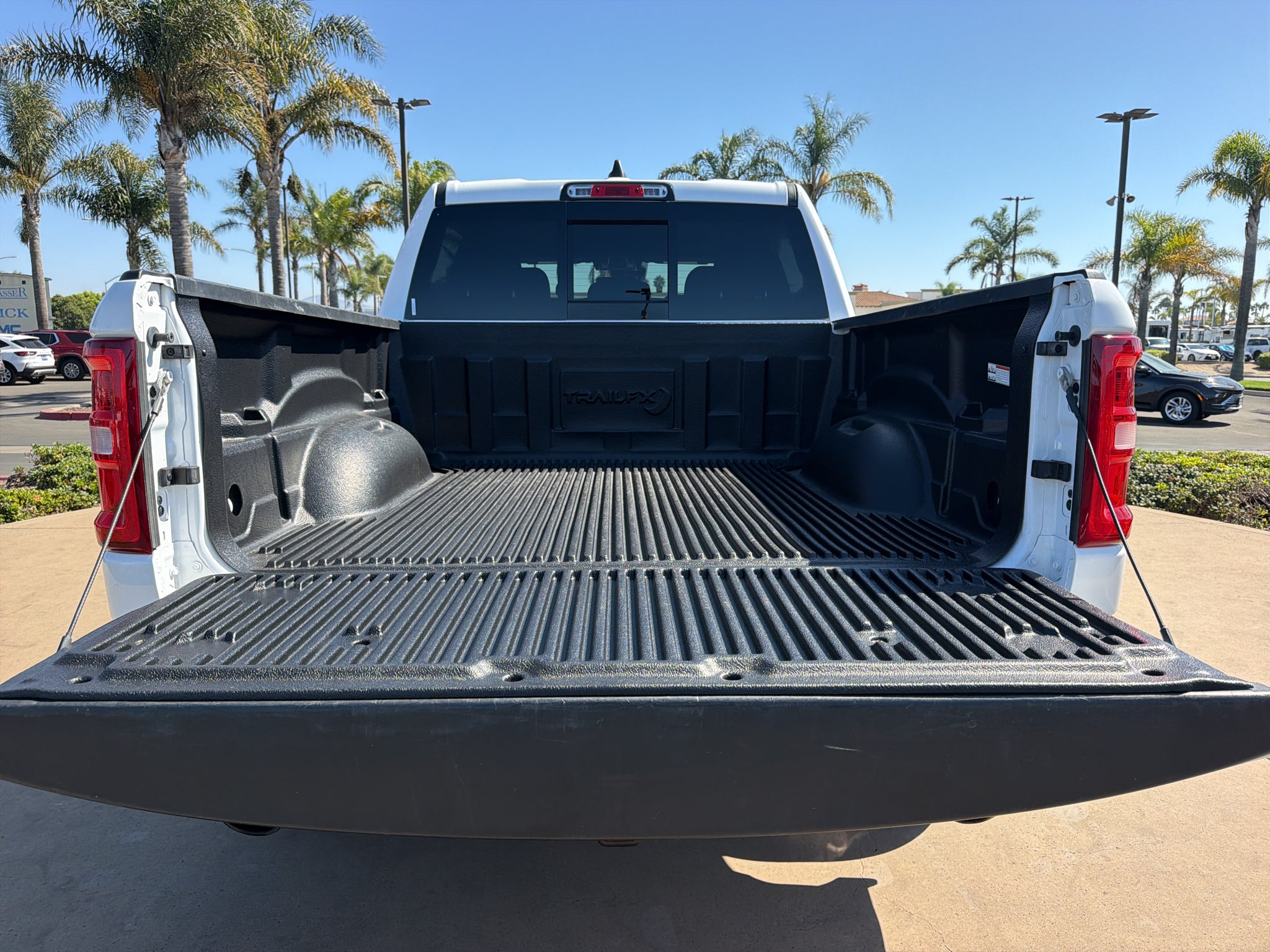 2025 RAM 1500 Big Horn 4x4 Crew Cab 5'7" Box