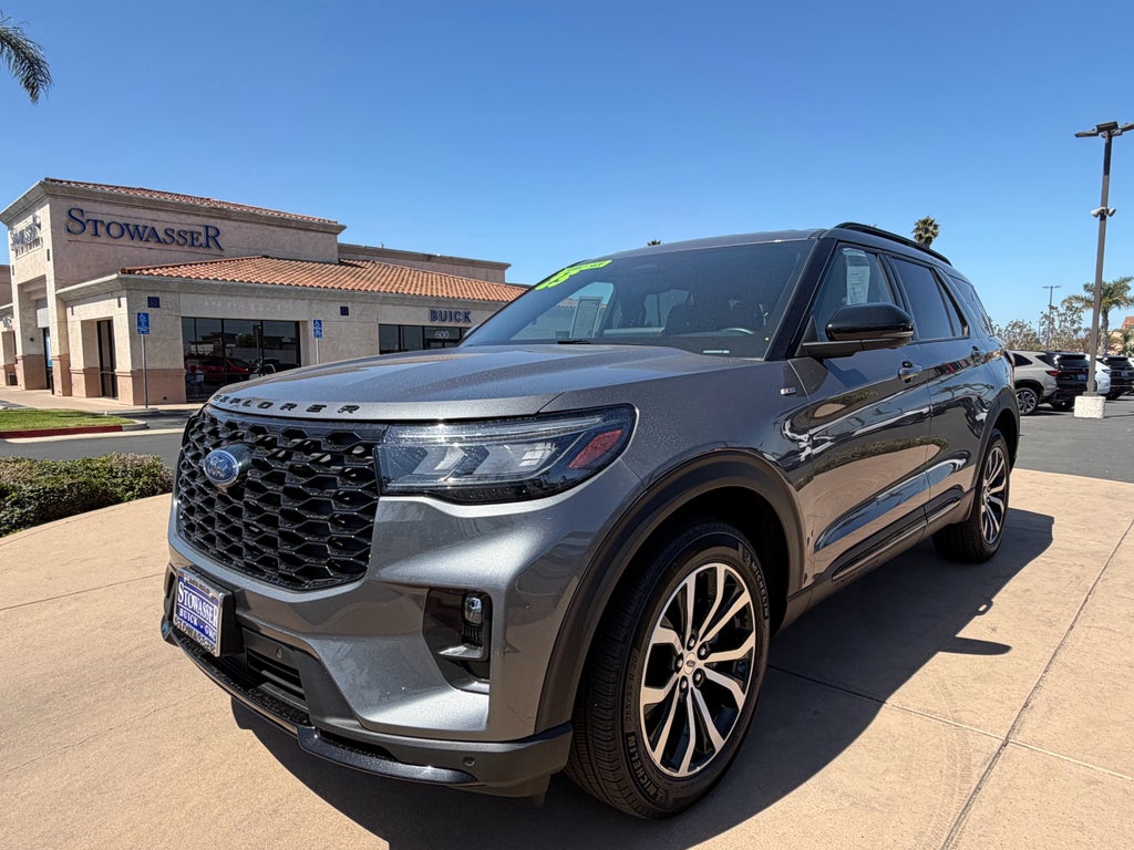2025 Ford Explorer ST-Line 4WD