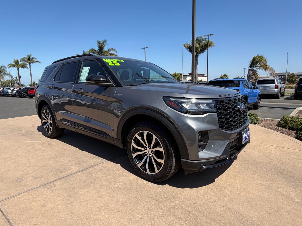 2025 Ford Explorer ST-Line 4WD
