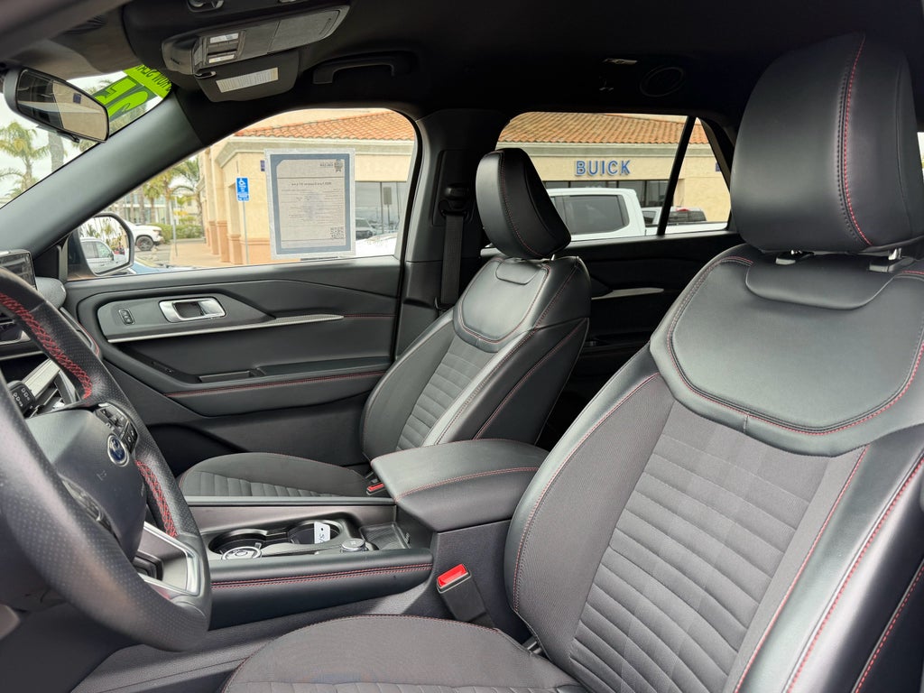 2025 Ford Explorer ST-Line 4WD