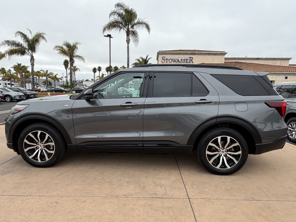 2025 Ford Explorer ST-Line 4WD