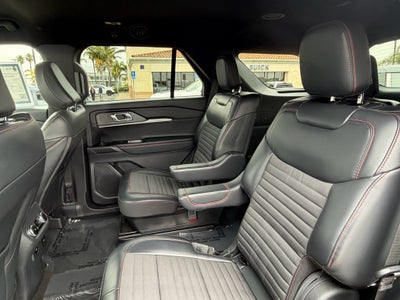 2025 Ford Explorer ST-Line 4WD