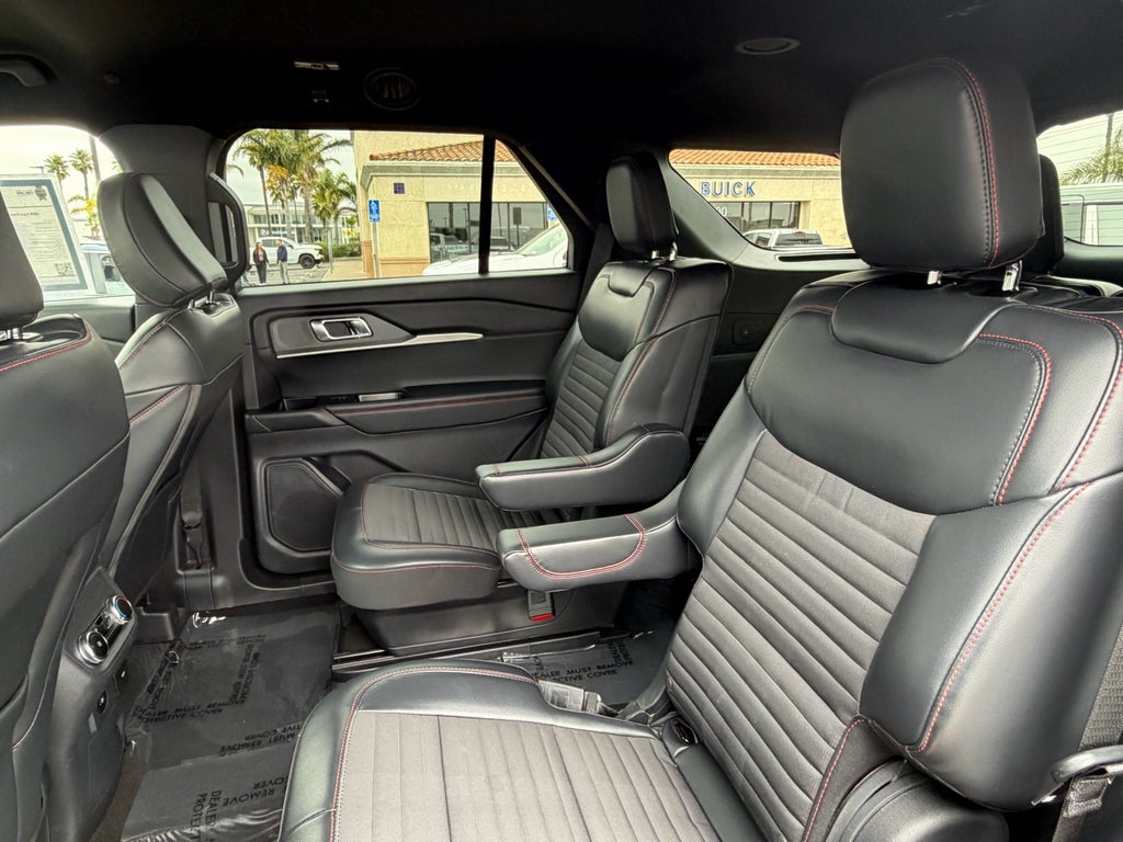 2025 Ford Explorer ST-Line 4WD