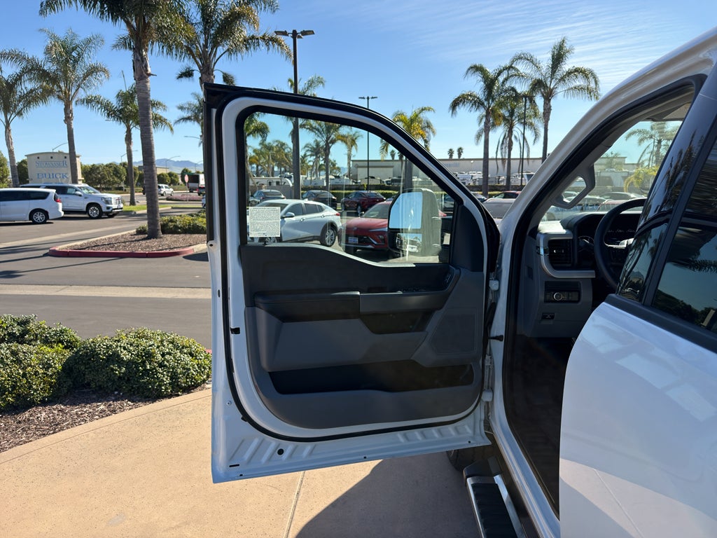 2025 Ford Super Duty F-250 SRW XL 4WD Crew Cab 6.75' Box