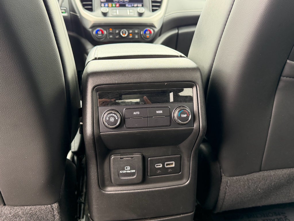 2023 GMC Acadia AWD SLT