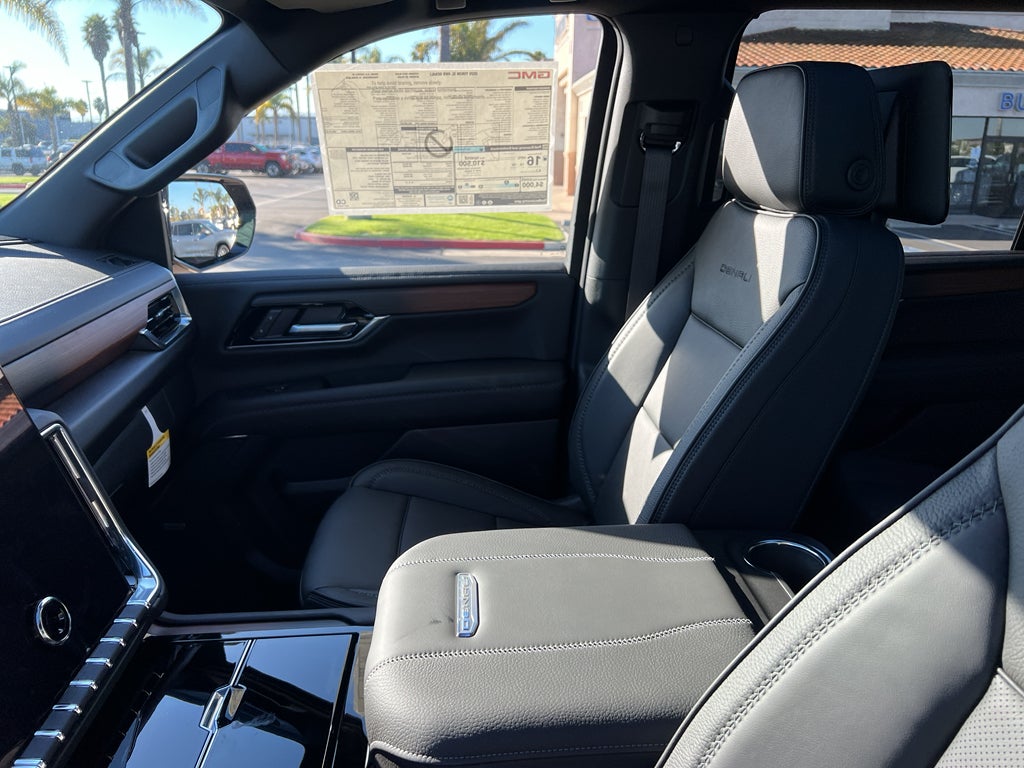 2025 GMC Yukon XL Denali