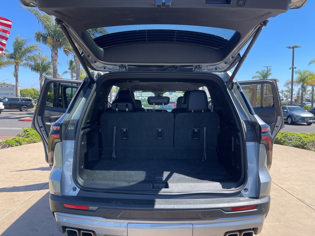 2025 Chevrolet Traverse LT w/1LT