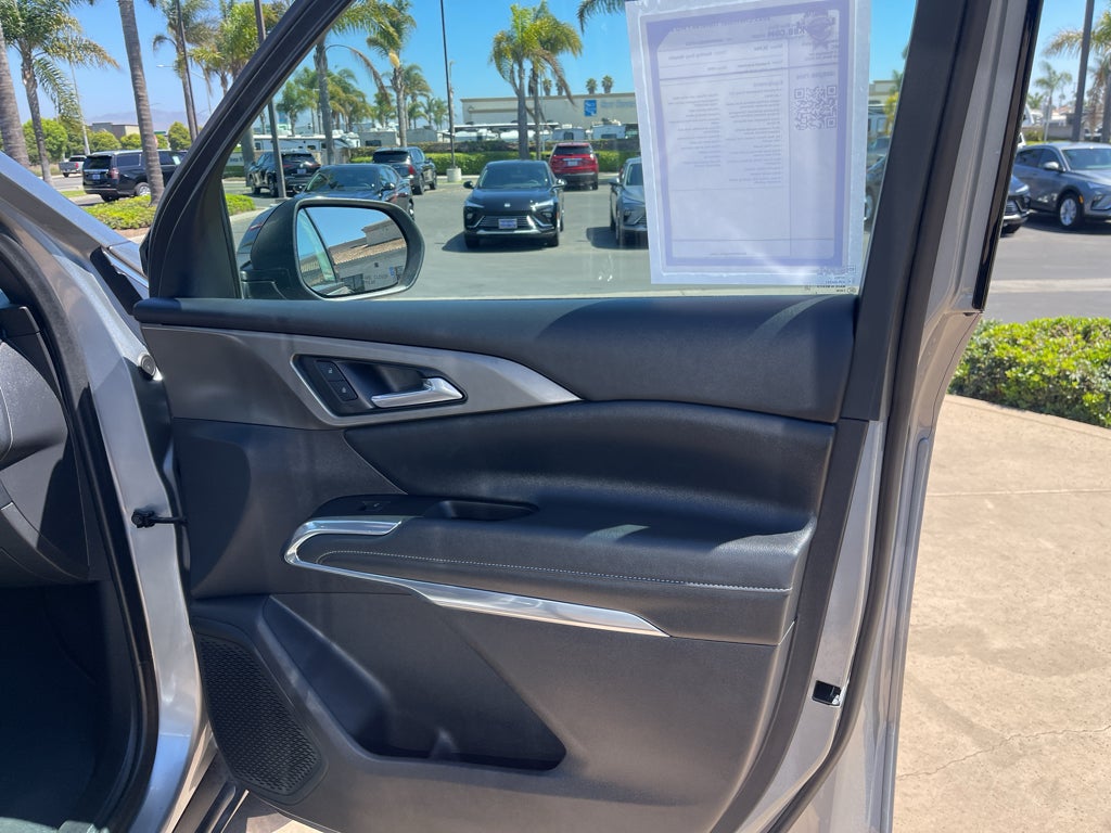 2025 Chevrolet Traverse LT w/1LT