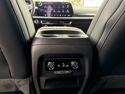 2025 Chevrolet Traverse LT w/1LT