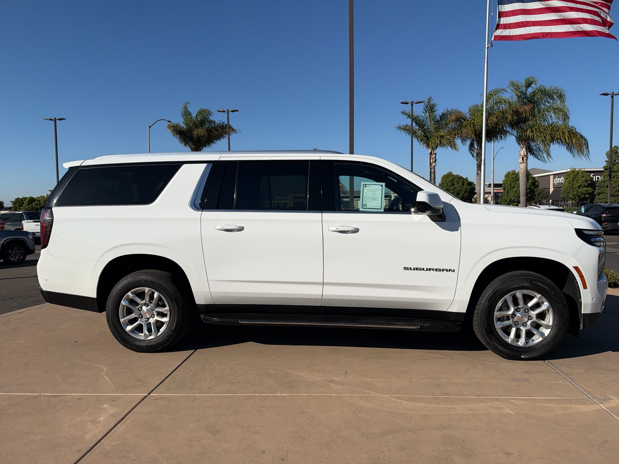 2025 Chevrolet Suburban 2WD LT