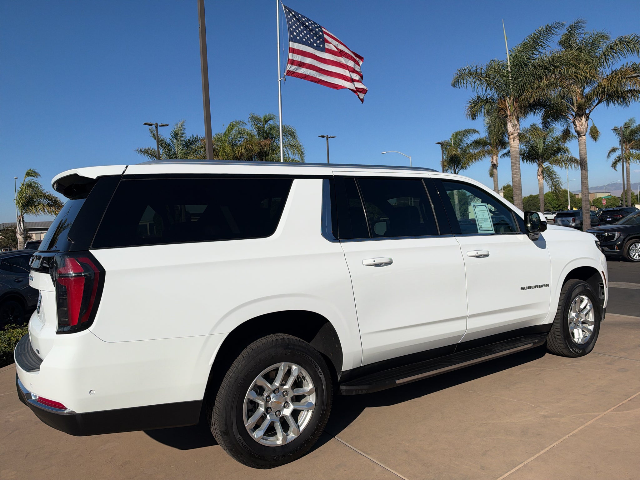 2025 Chevrolet Suburban 2WD LT