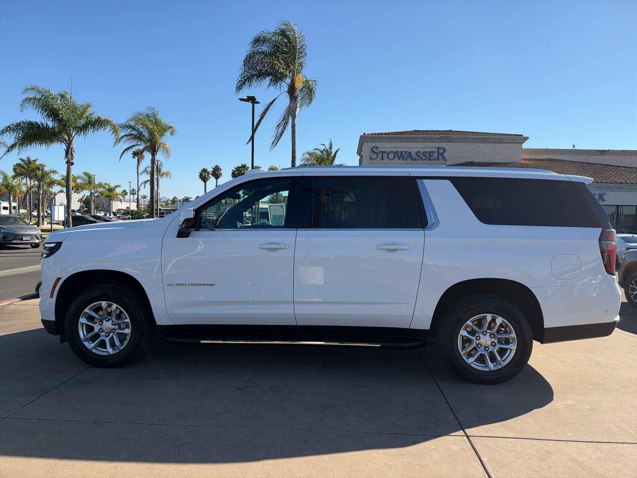 2025 Chevrolet Suburban 2WD LT