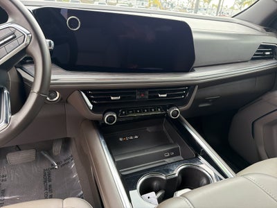 2025 Chevrolet Suburban 4WD LT