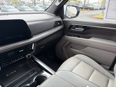 2025 Chevrolet Suburban 4WD LT