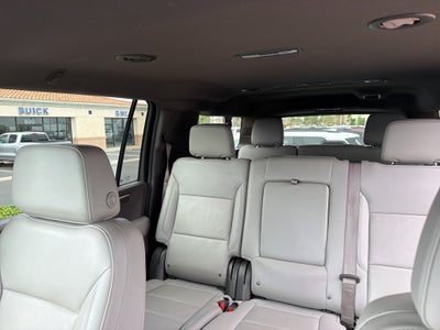 2025 Chevrolet Suburban 4WD LT