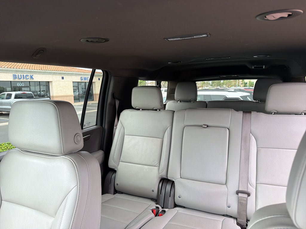 2025 Chevrolet Suburban 4WD LT