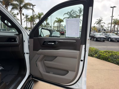 2025 Chevrolet Suburban 4WD LT