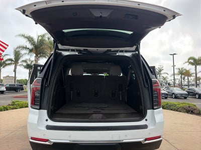 2025 Chevrolet Suburban 4WD LT