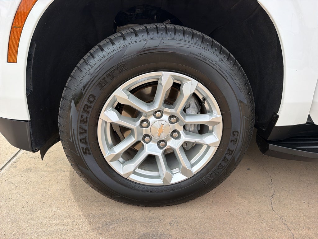 2025 Chevrolet Suburban 4WD LT
