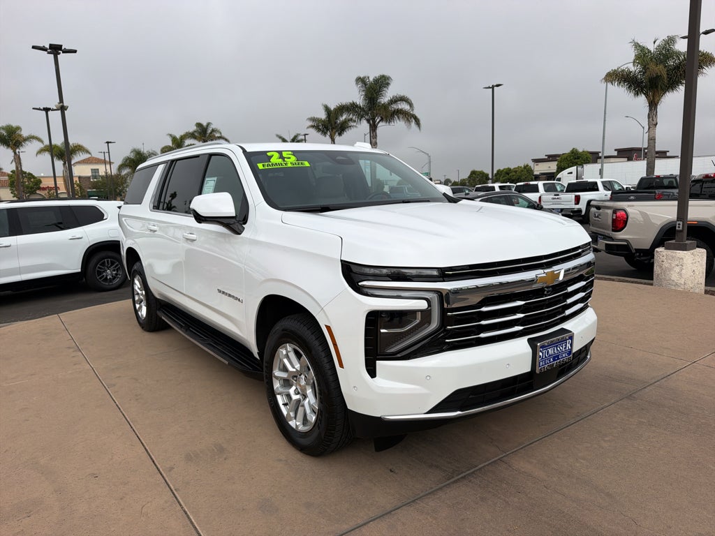 2025 Chevrolet Suburban 4WD LT