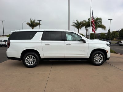 2025 Chevrolet Suburban 4WD LT