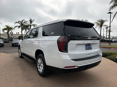 2025 Chevrolet Suburban 4WD LT