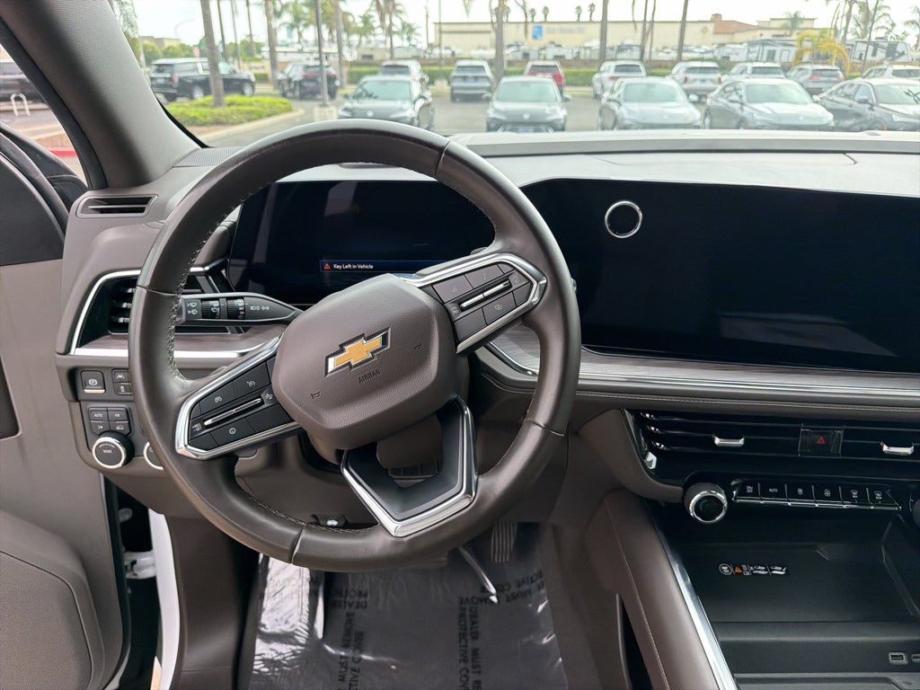 2025 Chevrolet Suburban 4WD LT