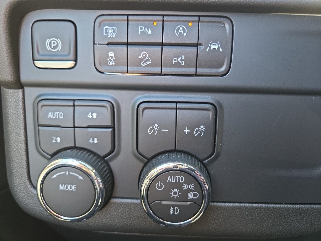 2025 Chevrolet Suburban 4WD Z71