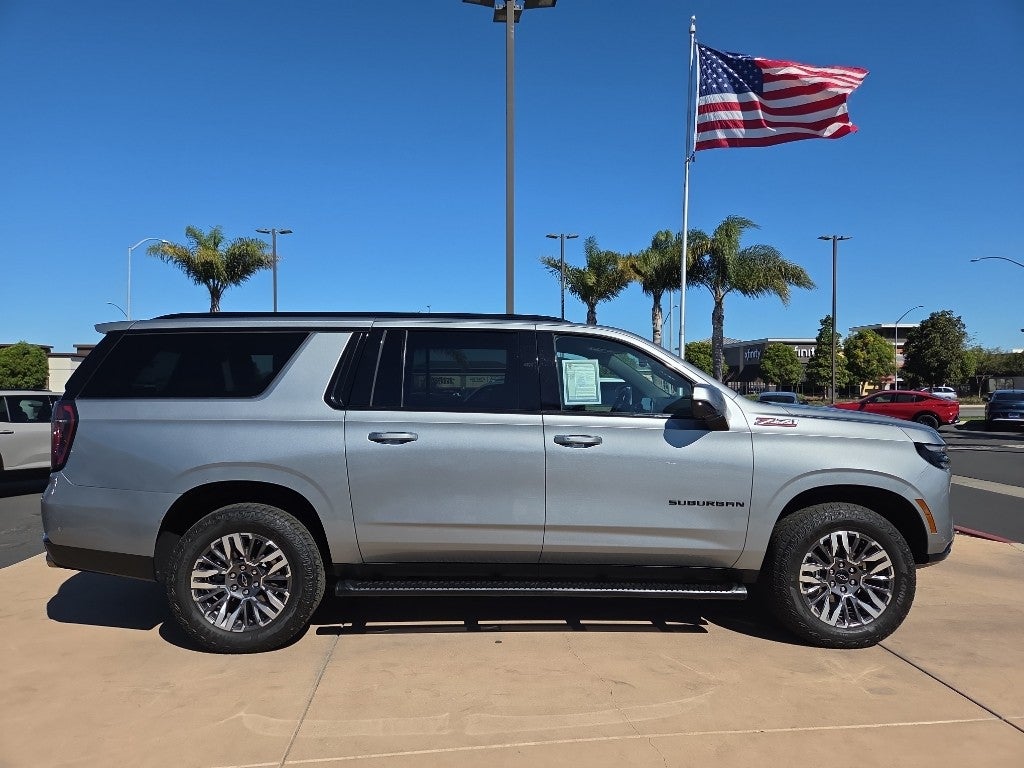 2025 Chevrolet Suburban 4WD Z71