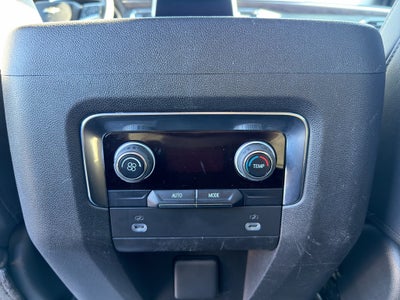 2024 Chevrolet Suburban 4WD LT