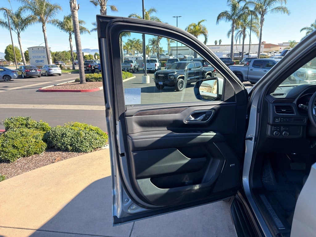 2024 Chevrolet Suburban 4WD LT