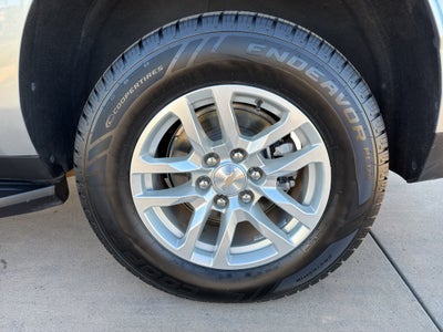 2024 Chevrolet Suburban 4WD LT
