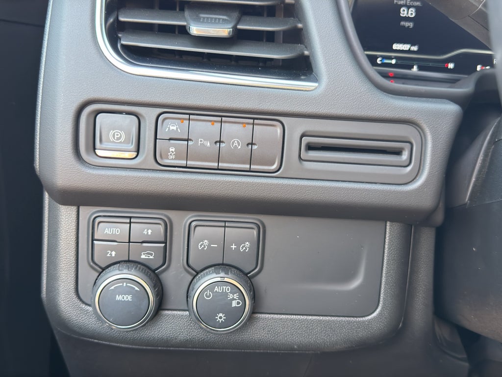 2024 Chevrolet Suburban 4WD LT