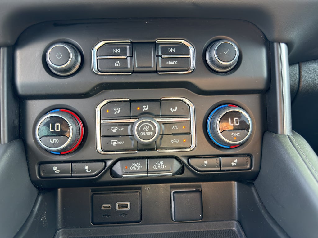 2024 Chevrolet Suburban 4WD LT