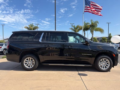 2024 Chevrolet Suburban 4WD LT