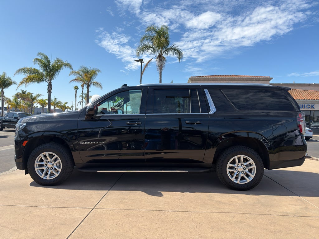 2024 Chevrolet Suburban 4WD LT