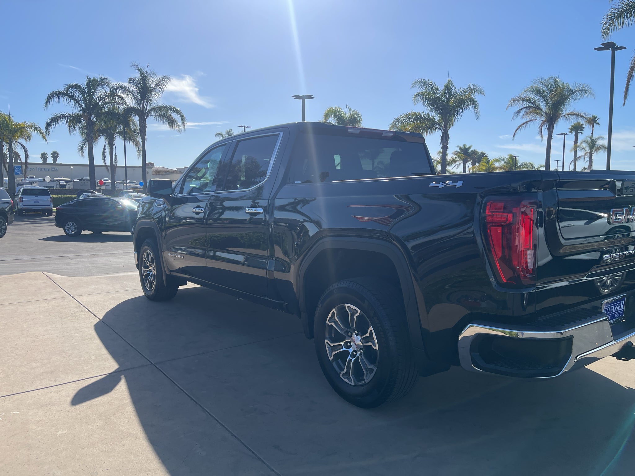 2025 GMC Sierra 1500 Crew Cab Short Box 4-Wheel Drive SLT