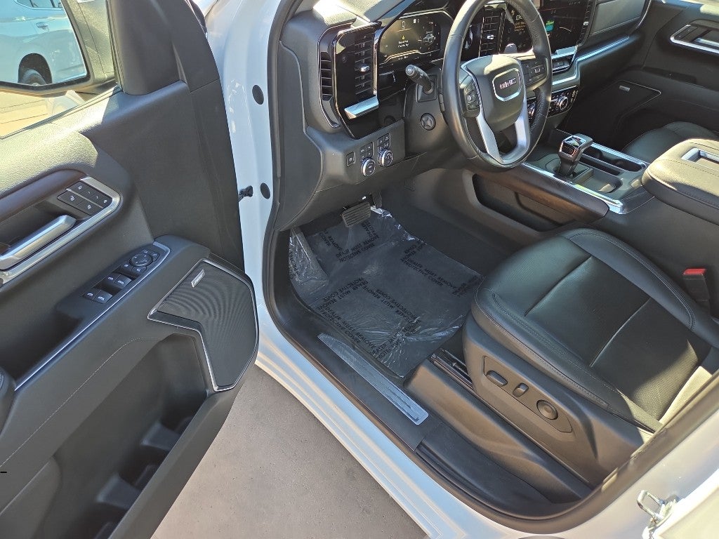 2022 GMC Sierra 1500 Crew Cab Short Box 4-Wheel Drive SLT