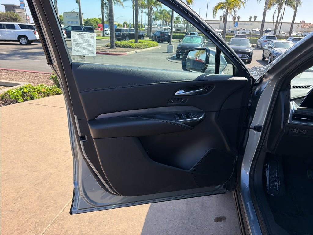 2025 Cadillac XT4 FWD 4dr Premium Luxury