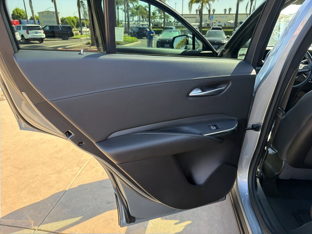 2025 Cadillac XT4 FWD 4dr Premium Luxury