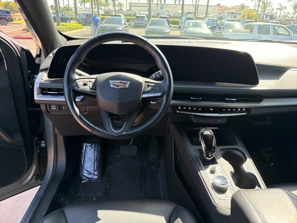 2025 Cadillac XT4 FWD 4dr Premium Luxury