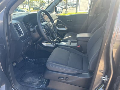 2024 Nissan Frontier Crew Cab 4x2 SV