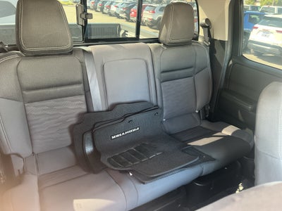 2024 Nissan Frontier Crew Cab 4x2 SV