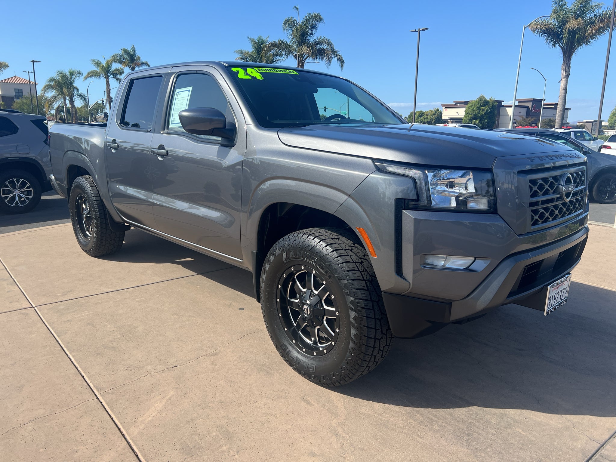 2024 Nissan Frontier Crew Cab 4x2 SV