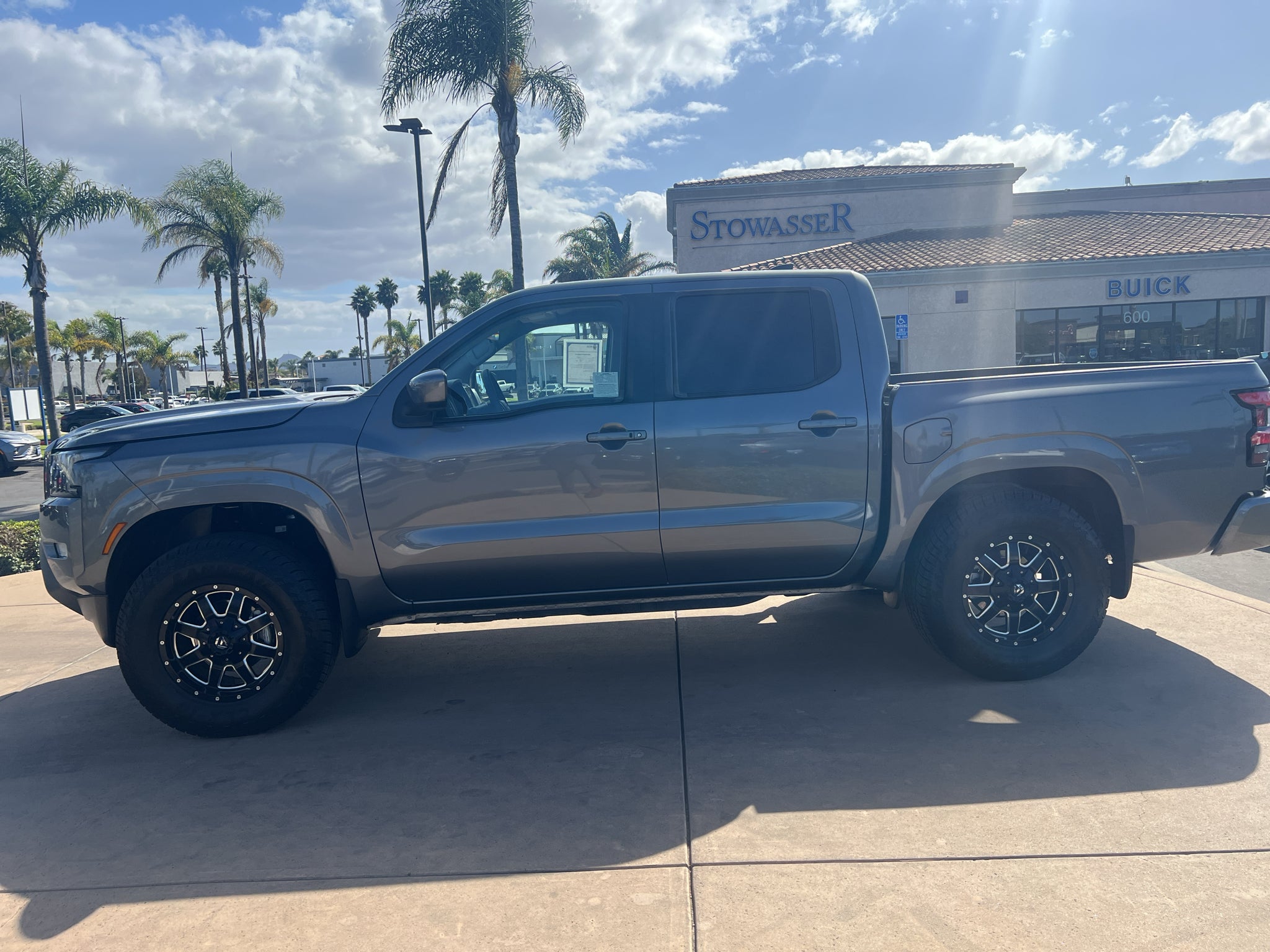 2024 Nissan Frontier Crew Cab 4x2 SV