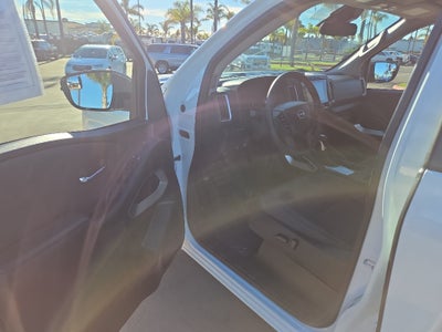 2023 Nissan Frontier Crew Cab 4x2 SV Auto