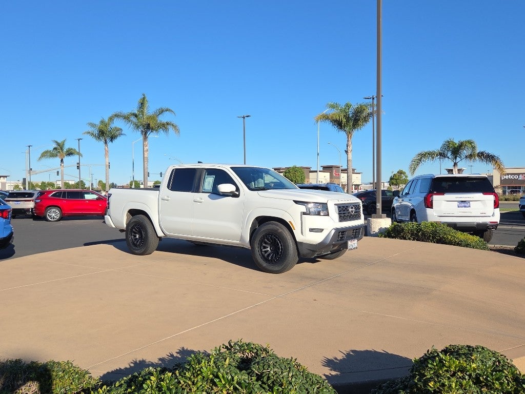 2023 Nissan Frontier Crew Cab 4x2 SV Auto