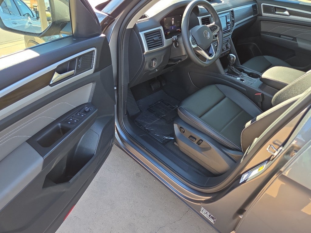 2023 Volkswagen Atlas 2.0T SE FWD