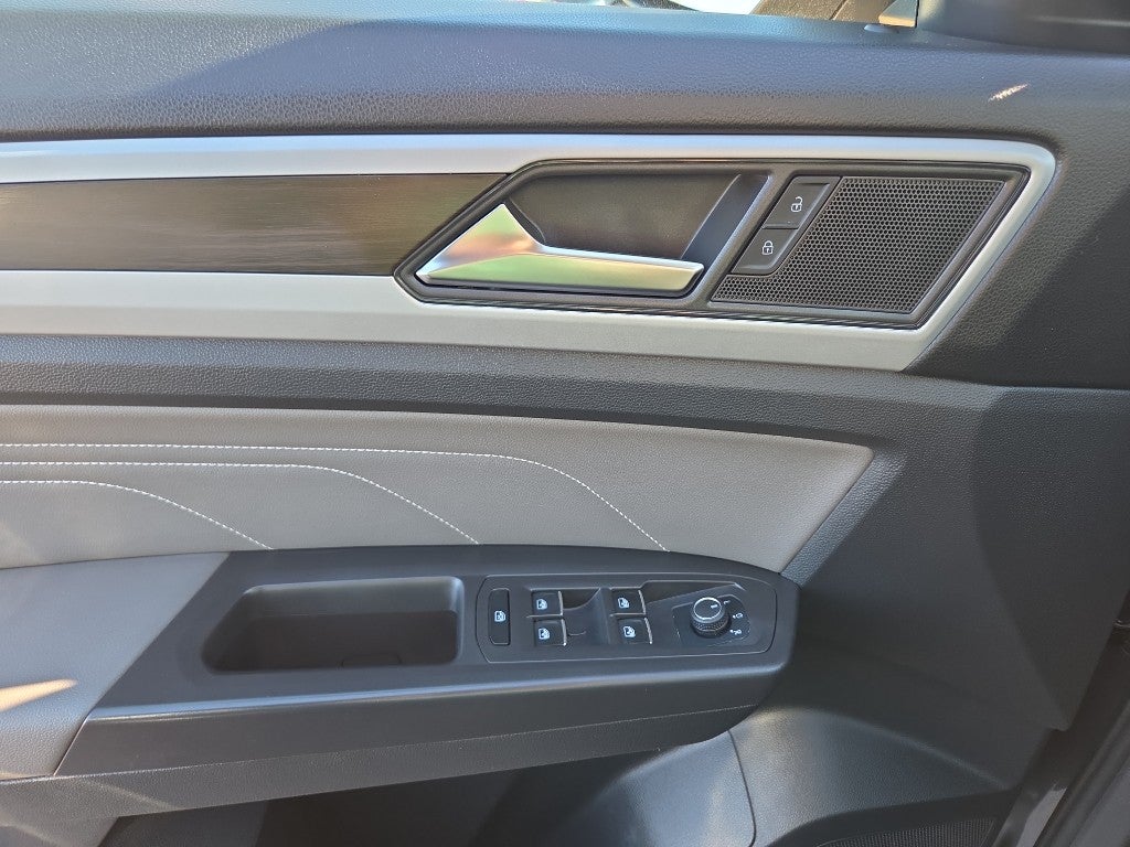 2023 Volkswagen Atlas 2.0T SE FWD